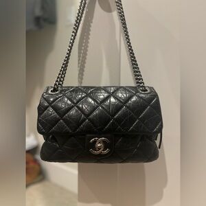 Black quilted Chanel flapbag